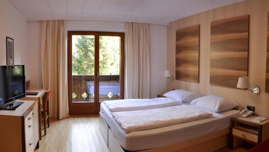 Pine Hotel 3*